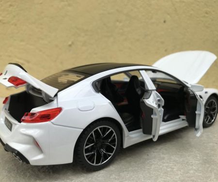 ​Mô hình xe ô tô BMW M800i 2023 tỷ lệ 1:24