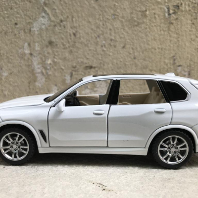 Mô hình xe ô tô BMW X5 2020 tỷ lệ 1:32