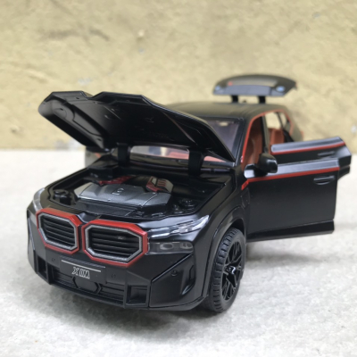 Mô hình xe ô tô BMW XM 2024  tỷ lệ 1:32