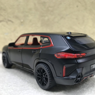 Mô hình xe ô tô BMW XM 2024  tỷ lệ 1:32