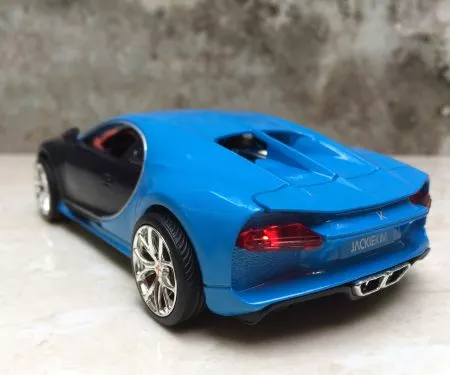 Mô hình xe Ô TÔ Bugatti Chiron tỷ lệ: 1:32