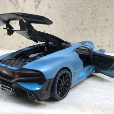 Mô hình xe ô tô Bugatti DIVO tỷ lệ 1:32