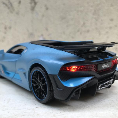 Mô hình xe ô tô Bugatti DIVO tỷ lệ 1:32