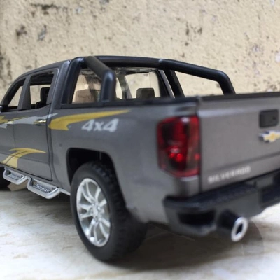 Mô hình xe Ô TÔ Chevrolet SILVERADO 1500 2020  tỷ lệ 1:32