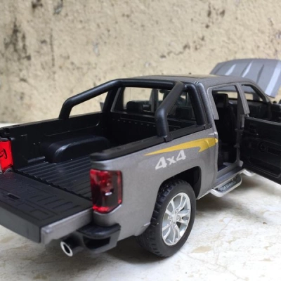 Mô hình xe Ô TÔ Chevrolet SILVERADO 1500 2020  tỷ lệ 1:32
