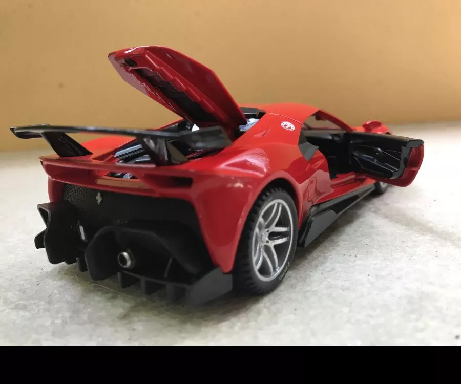 ​Mô hình xe ô tô Ferrari P80/C tỷ lệ 1:32