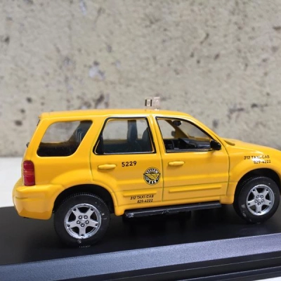 Mô hình Xe ô tô FORD Escape Hybrid 2005 tỷ lệ 1:43