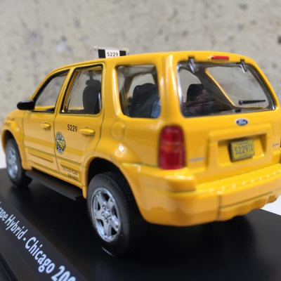 Mô hình Xe ô tô FORD Escape Hybrid 2005 tỷ lệ 1:43
