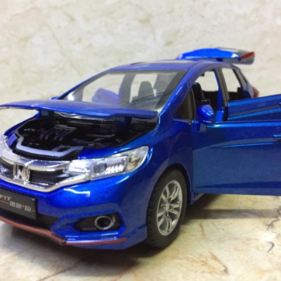 Mô hình xe Ô TÔ Honda FiT 2019 tỷ lệ 1:32