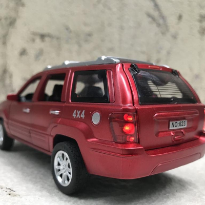 Mô hình xe ô tô  JEEP Grand Cherokee  tỷ lệ 1:32