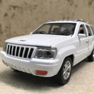Mô hình xe ô tô  JEEP Grand Cherokee  tỷ lệ 1:32