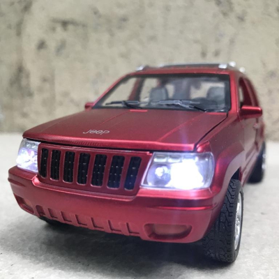 Mô hình xe ô tô  JEEP Grand Cherokee  tỷ lệ 1:32