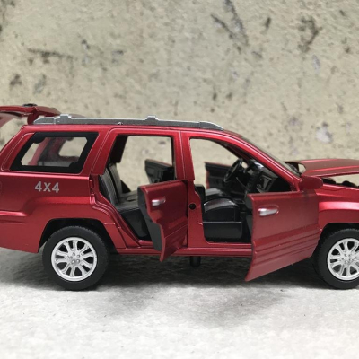 Mô hình xe ô tô  JEEP Grand Cherokee  tỷ lệ 1:32