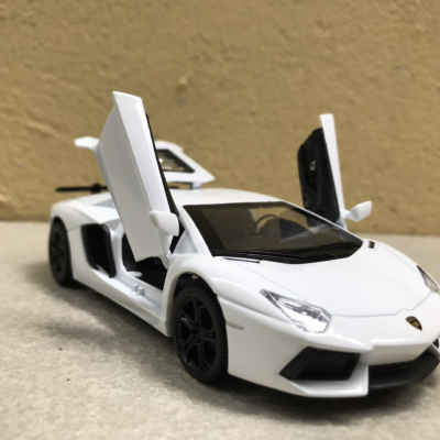 Mô hình xe ô tô Lamborghini Aventador LP740 tỷ lệ 1:32