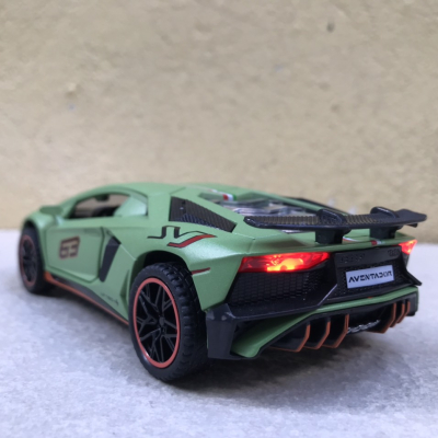 Mô hình xe ô tô Lamborghini Aventador lp780 tỷ lệ 1:32