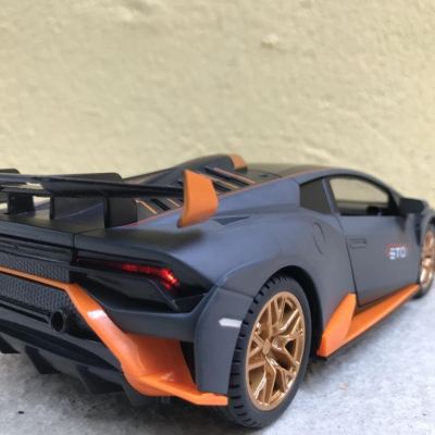 Mô hình xe ô tô Lamborghini HURACAN STO tỷ lệ 1:24