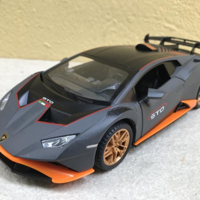 Mô hình xe ô tô Lamborghini HURACAN STO tỷ lệ 1:24