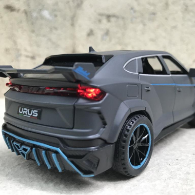 Mô hình xe ô tô Lamborghini URUS 2021 tỷ lệ 1:32