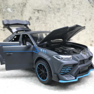 Mô hình xe ô tô Lamborghini URUS 2021 tỷ lệ 1:32