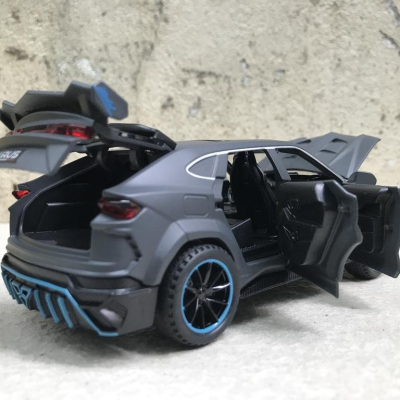 Mô hình xe ô tô Lamborghini URUS 2021 tỷ lệ 1:32