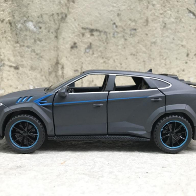 Mô hình xe ô tô Lamborghini URUS 2021 tỷ lệ 1:32