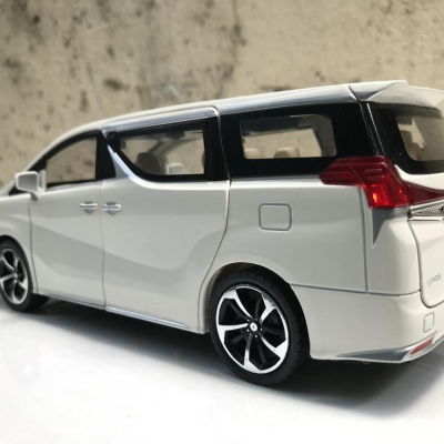 Mô hình xe ô tô  LEXUS LM300h 2020 tỷ lệ 1:24