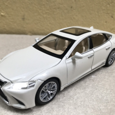 Mô hình xe ô tô LEXUS LS500h  tỷ lệ 1:32