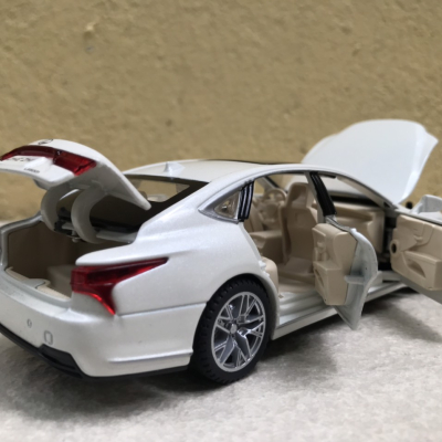 Mô hình xe ô tô LEXUS LS500h  tỷ lệ 1:32