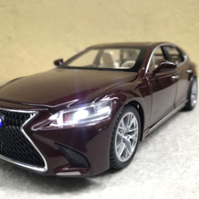 Mô hình xe ô tô LEXUS LS500h  tỷ lệ 1:32