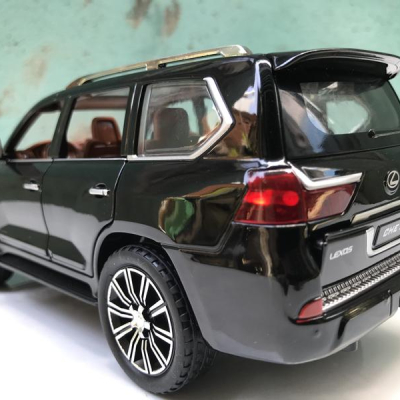 Mô hình xe Ô TÔ LEXUS LX570 2020 tỷ lệ 1:24