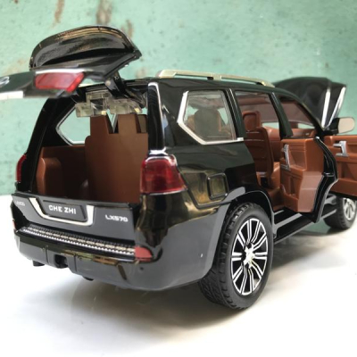 Mô hình xe Ô TÔ LEXUS LX570 2020 tỷ lệ 1:24