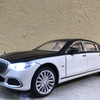 Mô hình xe ô tô Maybach S680 2022 tỷ lệ 1:24