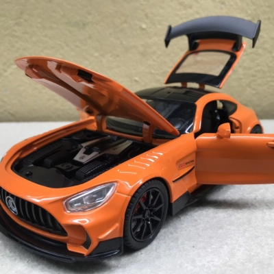 Mô hình xe ô tô Mercedes-Benz AMG GT S tỷ lệ 1:24