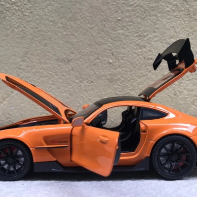Mô hình xe ô tô Mercedes-Benz AMG GT S tỷ lệ 1:24