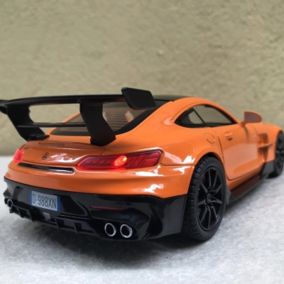 Mô hình xe ô tô Mercedes-Benz AMG GT S tỷ lệ 1:24