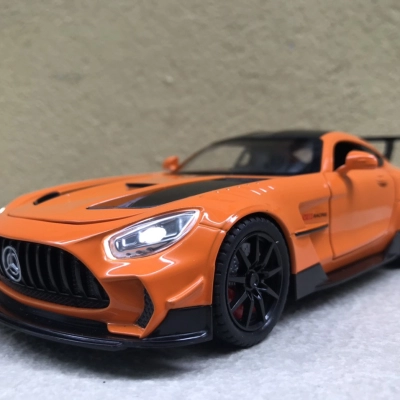 Mô hình xe ô tô Mercedes-Benz AMG GT S tỷ lệ 1:24