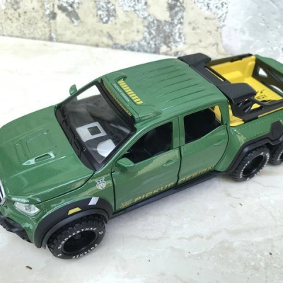 Mô hình xe Ô TÔ MERCEDES BENZ CLASS 6X6 tỷ lệ 1:32