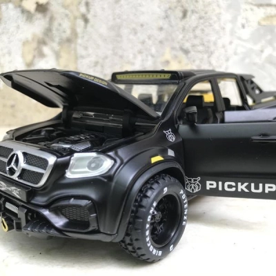 Mô hình xe Ô TÔ MERCEDES BENZ CLASS 6X6 tỷ lệ 1:32