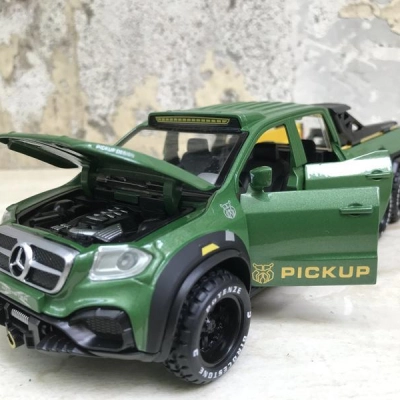 Mô hình xe Ô TÔ MERCEDES BENZ CLASS 6X6 tỷ lệ 1:32