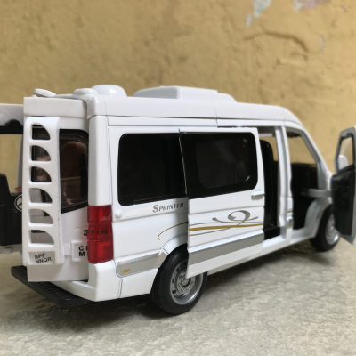 Mô hình xe ô tô Mercedes -Benz Sprinter  tỷ lệ 1:32