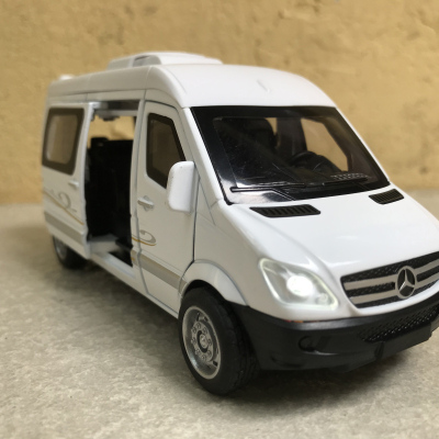 Mô hình xe ô tô Mercedes -Benz Sprinter  tỷ lệ 1:32