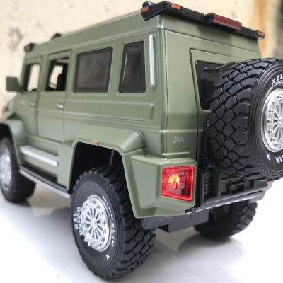 Mô hình xe ô tô Mercedes-Benz Unimog U5000 tỷ lệ 1:28