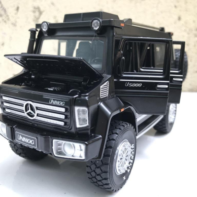 Mô hình xe ô tô Mercedes-Benz Unimog U5000 tỷ lệ 1:28