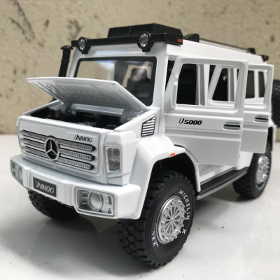 Mô hình xe ô tô Mercedes-Benz Unimog U5000 tỷ lệ 1:28