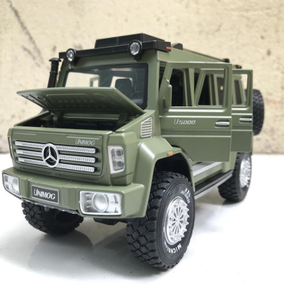 Mô hình xe ô tô Mercedes-Benz Unimog U5000 tỷ lệ 1:28