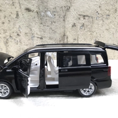 Mô hình xe ô tô Mercedes Benz V 260 tỷ lệ 1:32