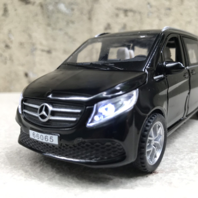 Mô hình xe ô tô Mercedes Benz V 260 tỷ lệ 1:32