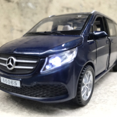 Mô hình xe ô tô Mercedes Benz V 260 tỷ lệ 1:32