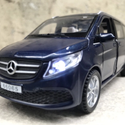 Mô hình xe ô tô Mercedes Benz V 260 tỷ lệ 1:32