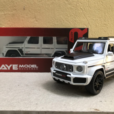 Mô hình xe ô tô Mercedes BRABUS G800 tỷ lệ 1:24